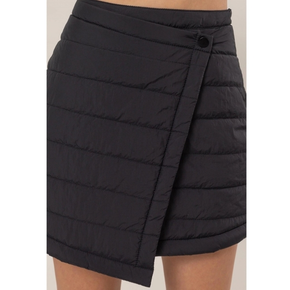 #039BLK NEW! MOST FABULOUS QUILTED MINI SKIRT - Picture 8 of 10